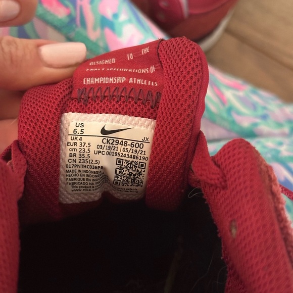 Women’s Nike Venture Runner Dark Red Athletic Shoes Size 6.5 Good Used Condition - Picture 6 of 6